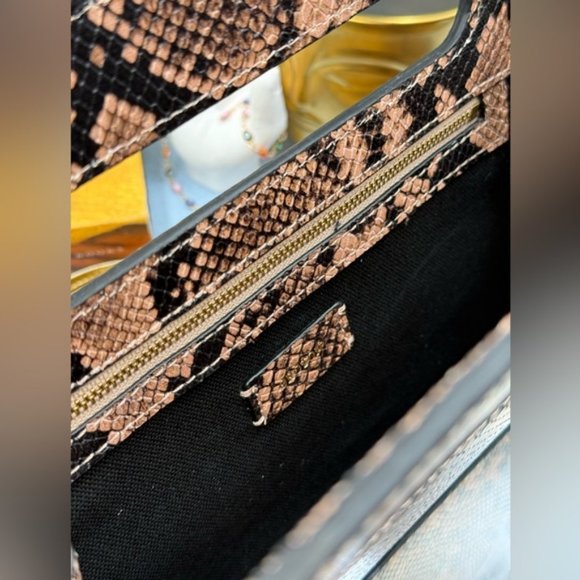 🆕 OROTON 🧿 NWOT Stella Texture Large Clutch, Sand Texture - Picture 11 of 16